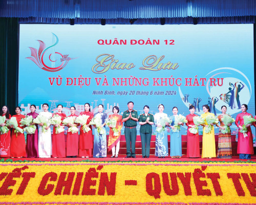 DẤU ẤN NỮ QUÂN NHÂN SƯ ĐOÀN 325