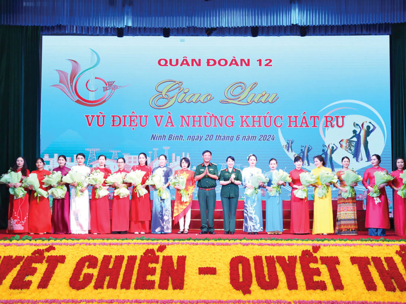 DẤU ẤN NỮ QUÂN NHÂN SƯ ĐOÀN 325