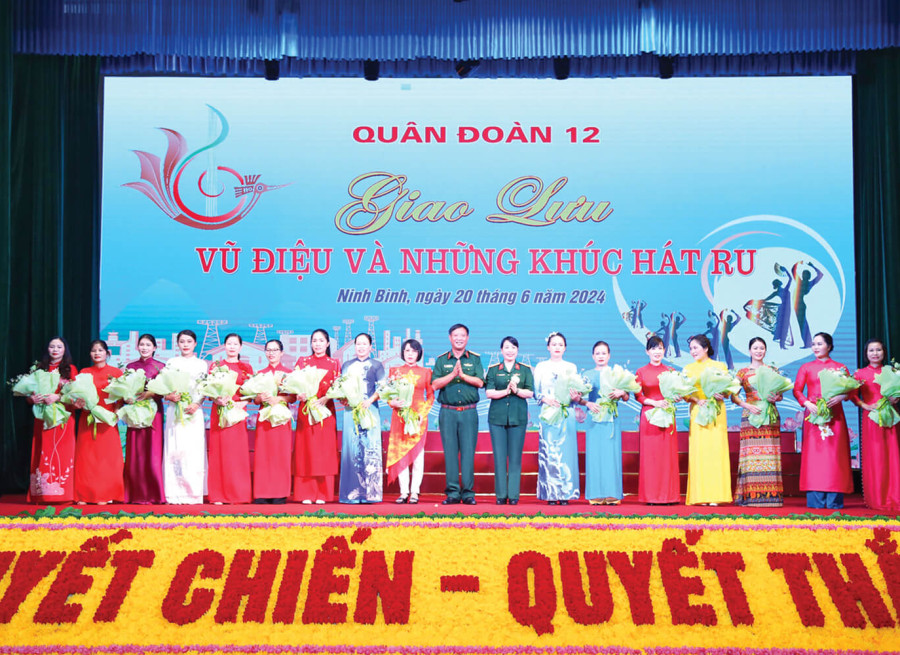 DẤU ẤN NỮ QUÂN NHÂN SƯ ĐOÀN 325