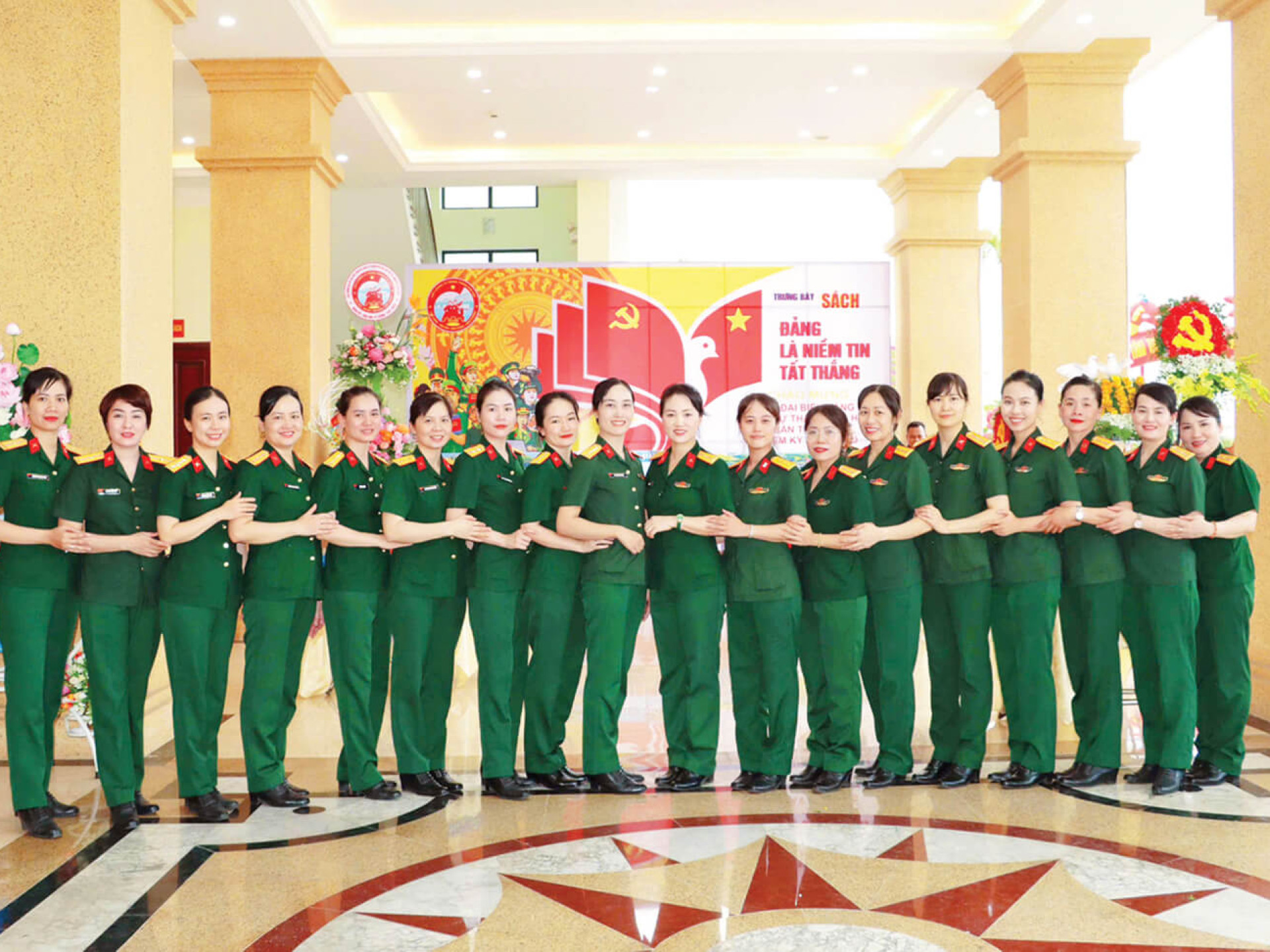 ĐIỂN HÌNH PHỤ NỮ LỰC LƯỢNG VŨ TRANG ĐẤT CỐ ĐÔ