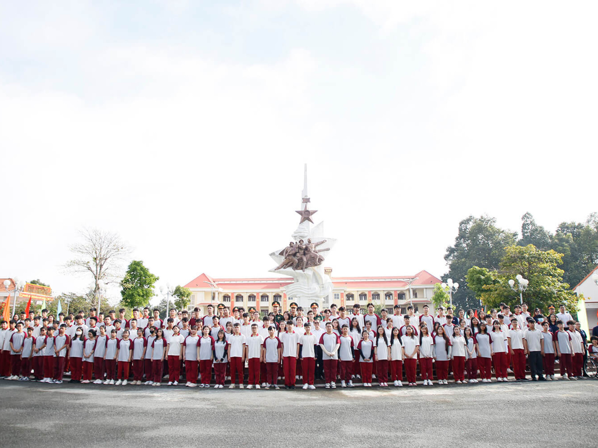 MỘT NGÀY LÀM CHIẾN SĨ