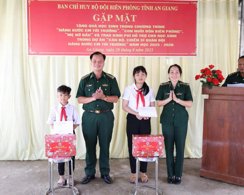 PHỤ NỮ BỘ ĐỘI BIÊN PHÒNG “MẸ ĐỠ ĐẦU” - HÀNH TRÌNH...