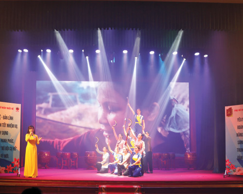 SÁNG TẠO VÀ CỐNG HIẾN