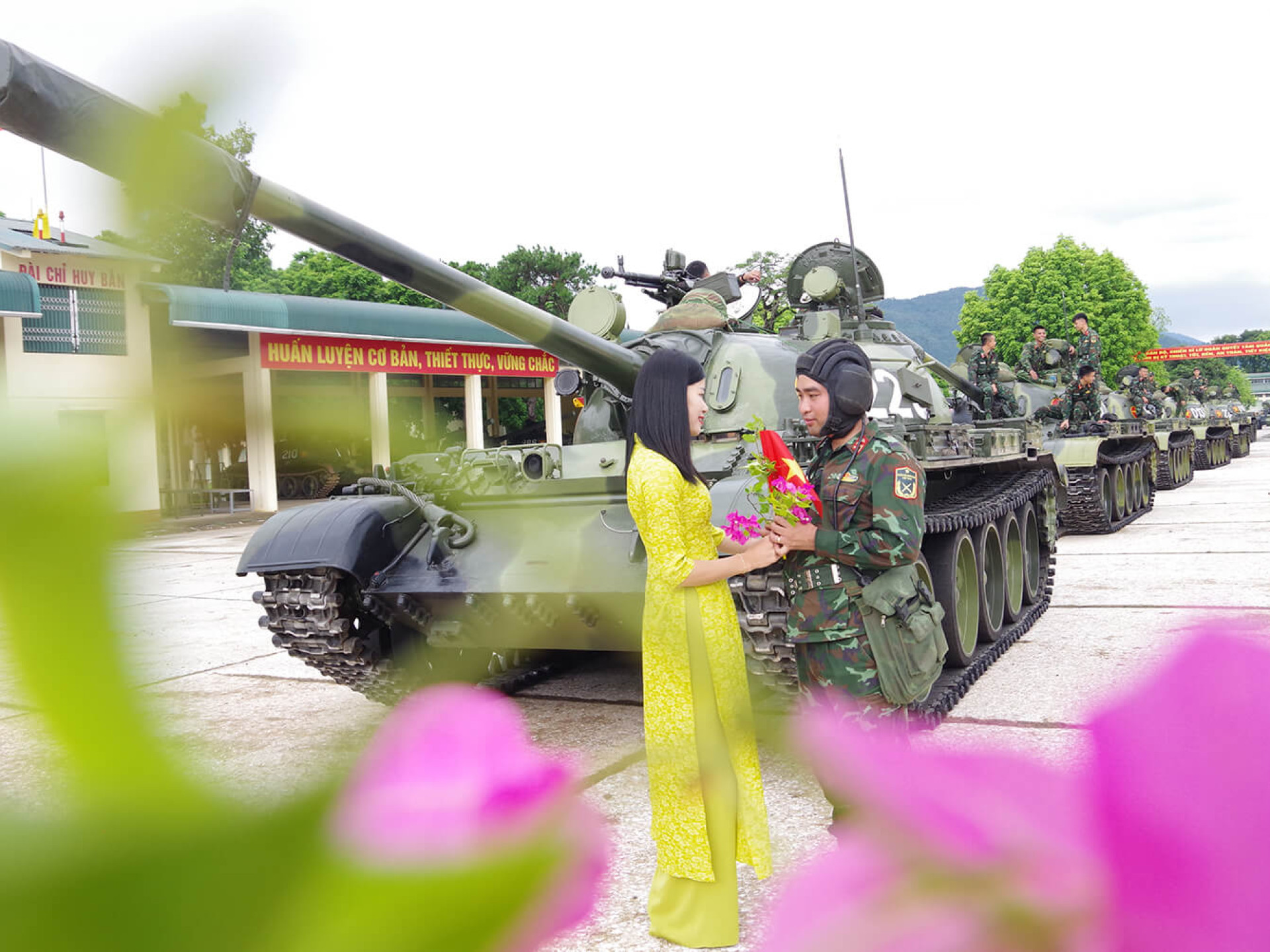 GỬI YÊU THƯƠNG NƠI THAO TRƯỜNG