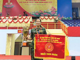 CÔ GÁI VÀNG VÕ THUẬT