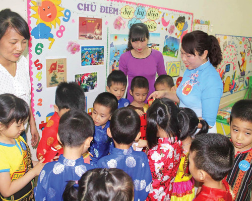 NGƯỜI GIEO CHỮ NƠI “PHÊN GIẬU”