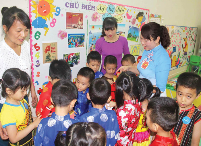 NGƯỜI GIEO CHỮ NƠI “PHÊN GIẬU”