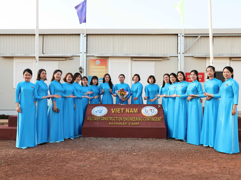 NHỮNG “BÔNG HỒNG THÉP” VIỆT NAM GIỮA NẮNG GIÓ ABYEI