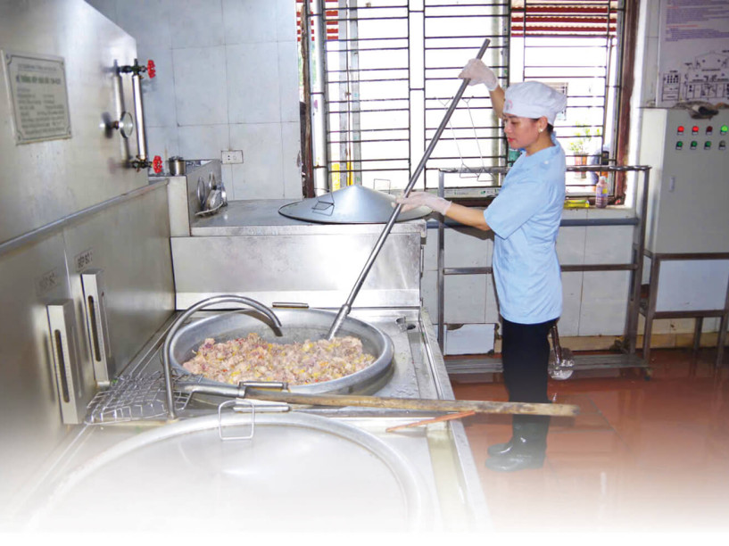 NỮ NUÔI QUÂN TẬN TÂM