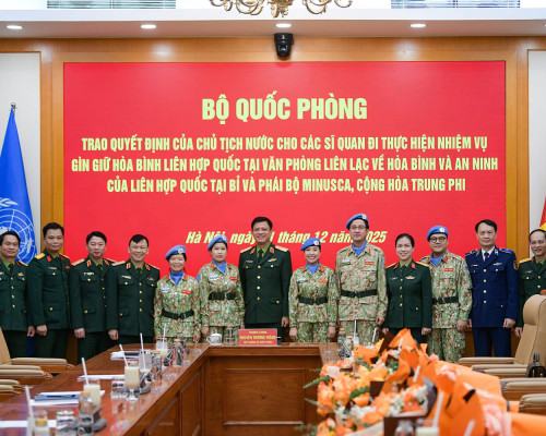 PHỤ NỮ QUÂN ĐỘI NHÂN DÂN VIỆT NAM TRÊN HÀNH TRÌNH GÌN GIỮ...