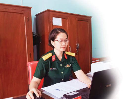 VƯỢT NGHỊCH CẢNH ĐỂ VỮNG VÀNG CÔNG TÁC