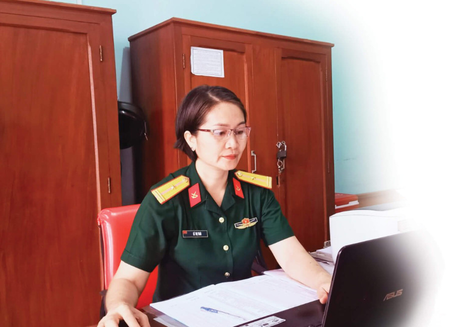 VƯỢT NGHỊCH CẢNH ĐỂ VỮNG VÀNG CÔNG TÁC