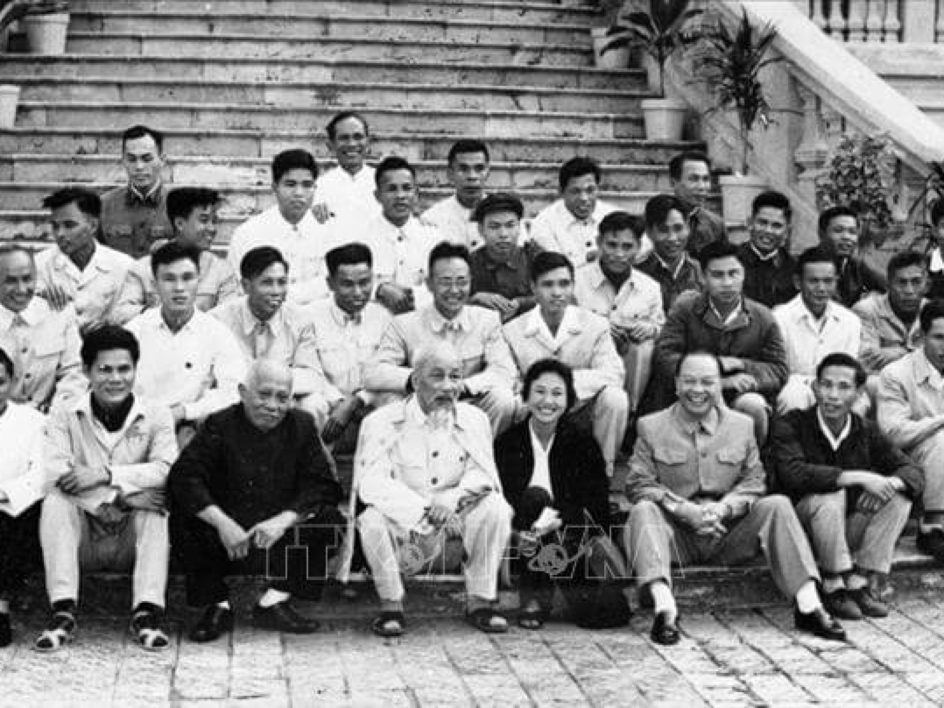 HỒ CHÍ MINH VỚI BÁO CHÍ CÁCH MẠNG VIỆT NAM