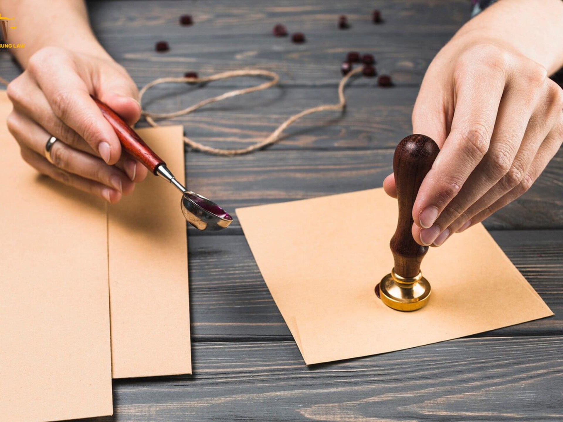 BUÔN BÁN TEM GIẢ, VÉ GIẢ CÓ THỂ BỊ PHẠT TỚI 7 NĂM TÙ