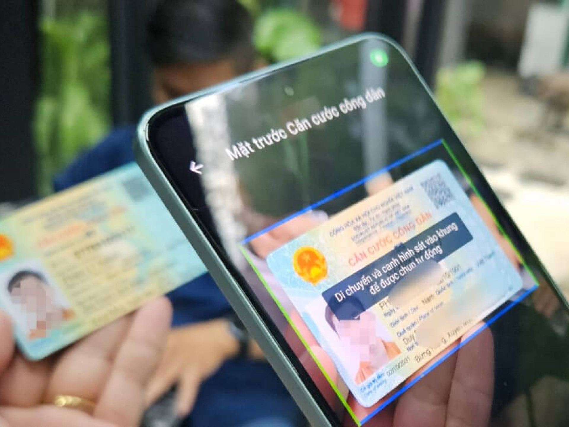 CẤM MẠNG XÃ HỘI SỬ DỤNG CĂN CƯỚC, HỘ CHIẾU XÁC THỰC TÀI KHOẢN NGƯỜI DÙNG