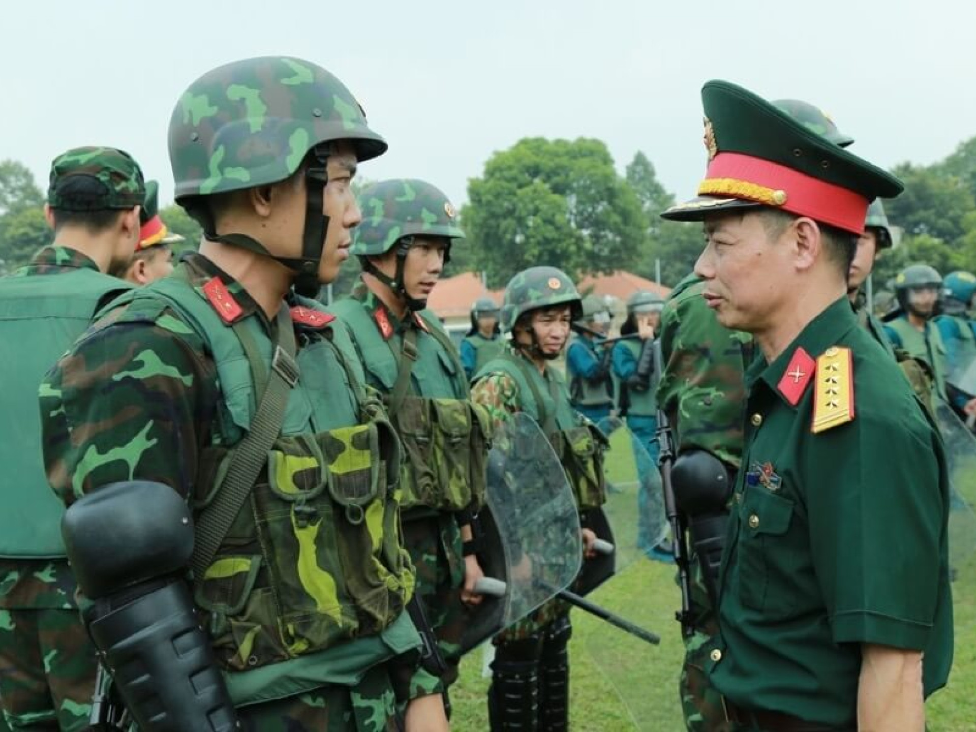 HÌNH THỨC KỶ LUẬT ĐỐI VỚI HÀNH VI VI PHẠM CÁC QUY ĐỊNH VỀ TRỰC CHIẾN, TRỰC CHỈ HUY, TRỰC BAN, TRỰC NGHIỆP VỤ ĐƯỢC QUY ĐỊNH NHƯ THẾ NÀO?