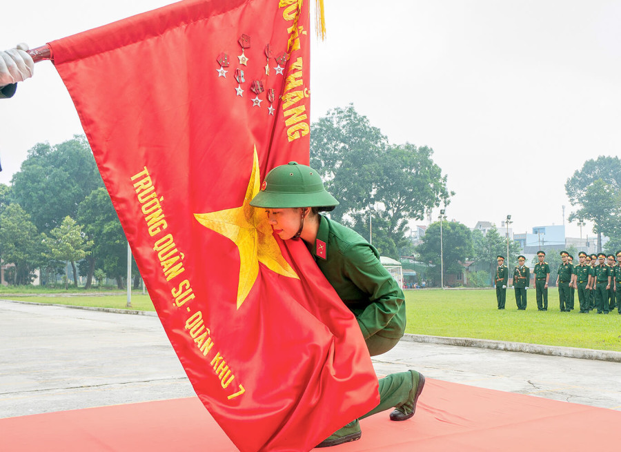 QUY ĐỊNH CỦA PHÁP LUẬT VỀ CÔNG DÂN NỮ THỰC HIỆN NGHĨA VỤ QUÂN SỰ