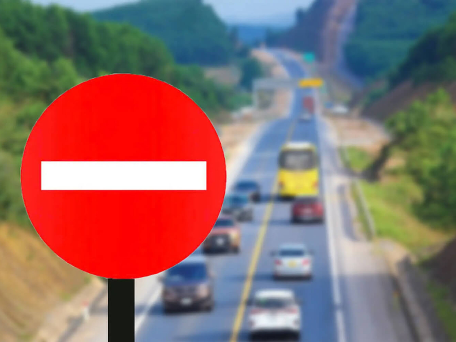 QUY ĐỊNH CỦA PHÁP LUẬT VỀ TRÁNH XE ĐI NGƯỢC CHIỀU