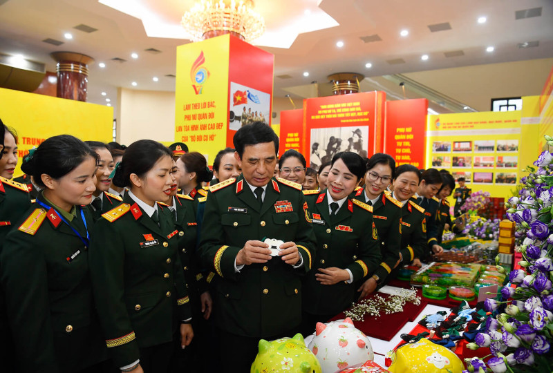 “BẢN LĨNH - TRÍ TUỆ - KỶ CƯƠNG - NHÂN ÁI”: GIÁ TRỊ CỐT LÕI CỦA PHỤ NỮ QUÂN ĐỘI TRONG KỶ NGUYÊN MỚI