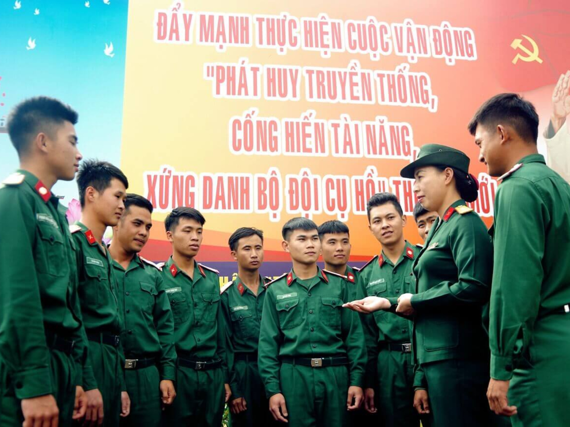 ĐÔI NÉT HỌC VIỆN LỤC QUÂN