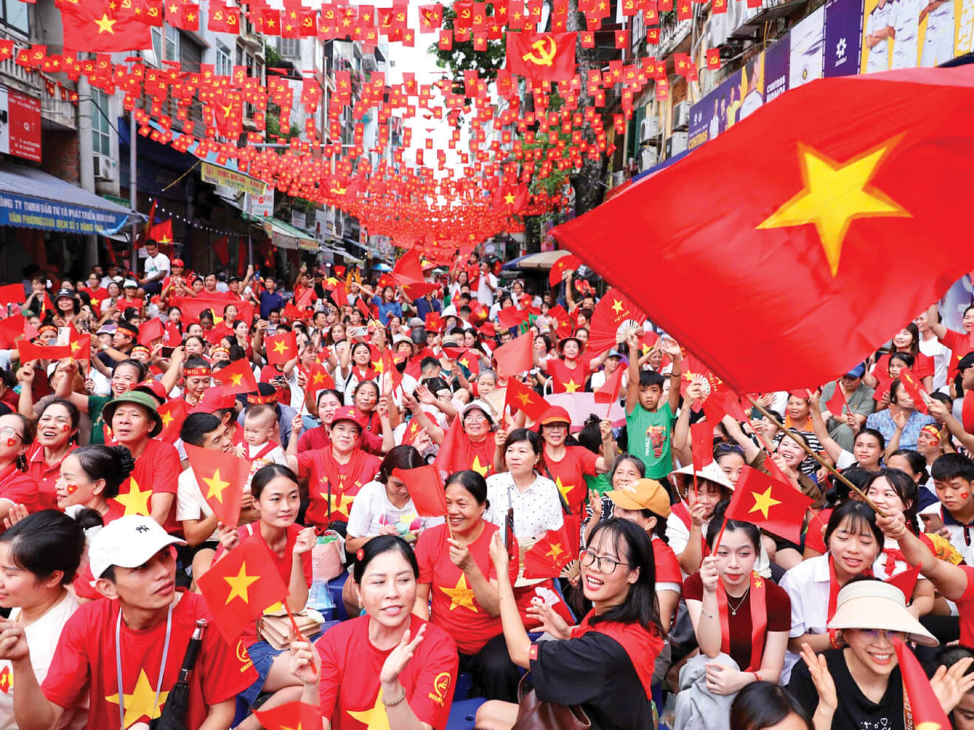 RỰC RỠ TRONG NẮNG THU