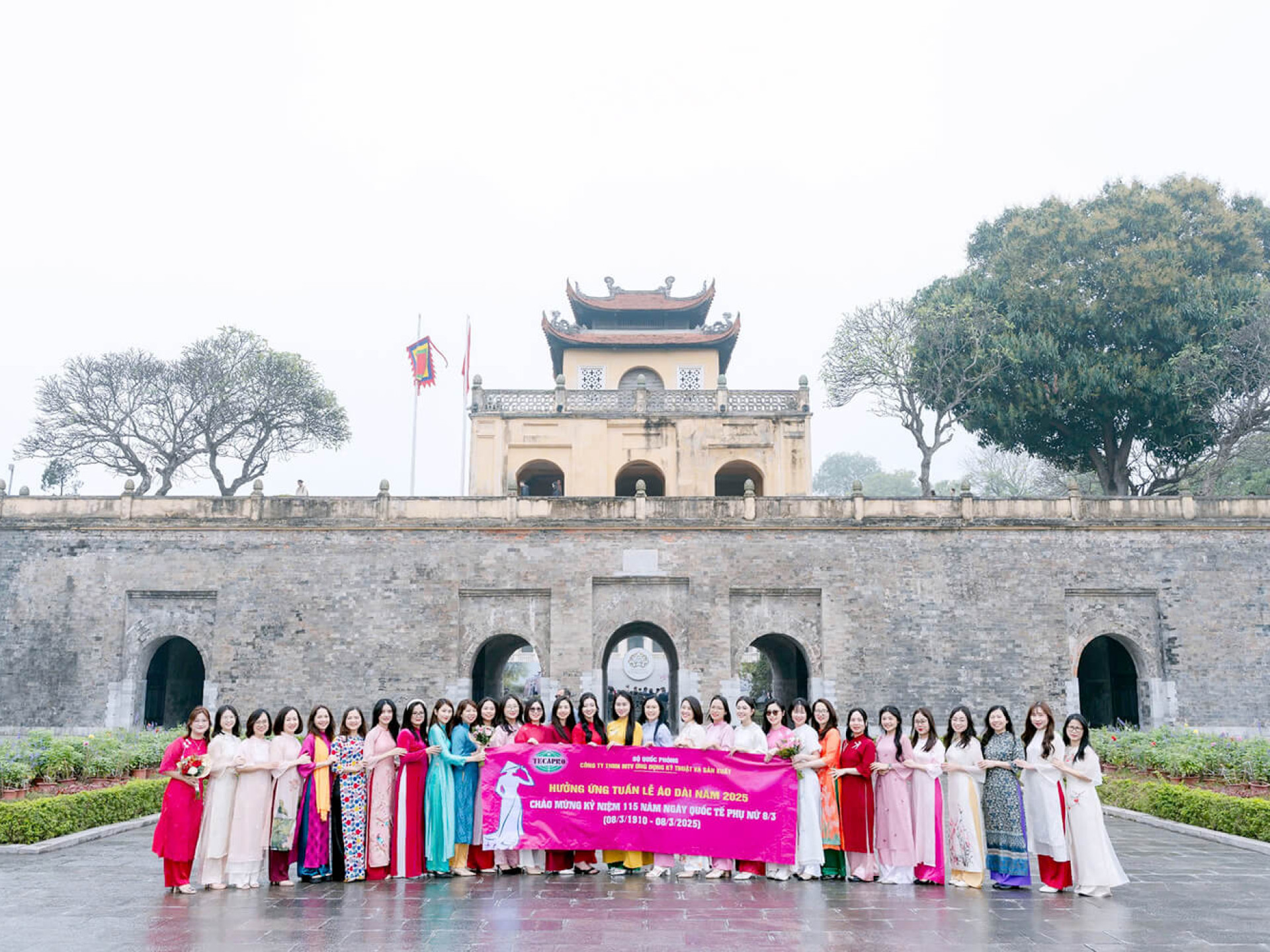 THA THƯỚT TÀ ÁO DÀI...