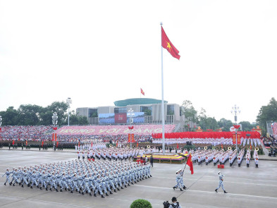 VINH QUANG VÀ HÀO HÙNG