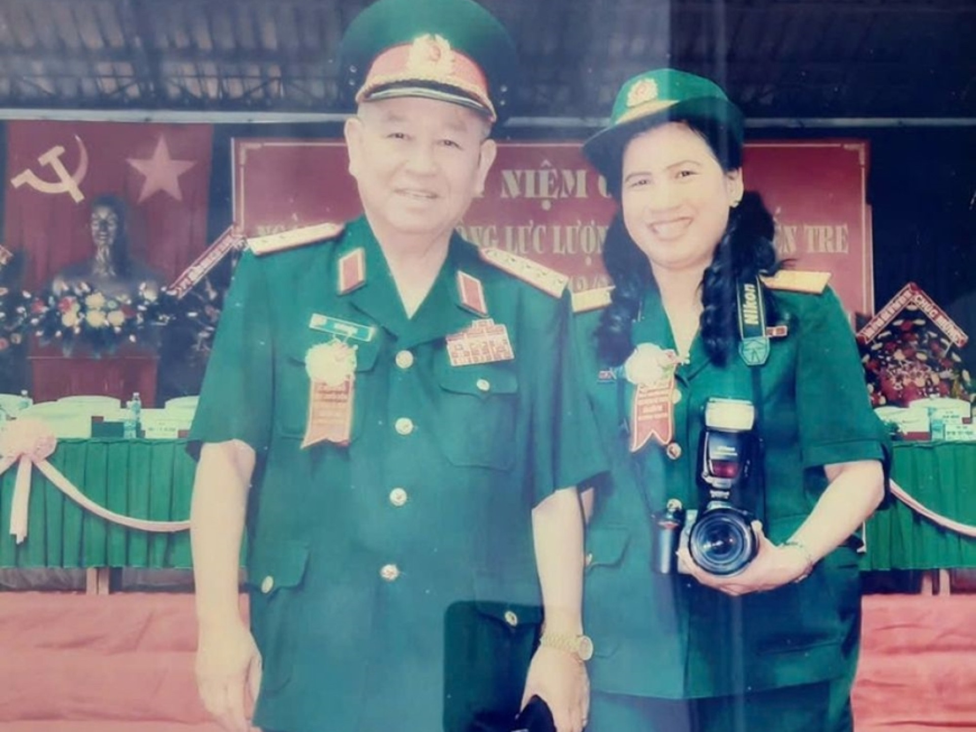 QUÀ TẶNG CỦA VỊ ĐẠI TƯỚNG ANH HÙNG QUÊ HƯƠNG ĐỒNG KHỞI