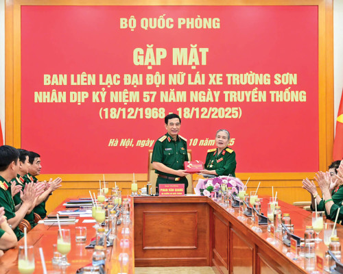 TRI ÂN NHỮNG NGƯỜI GIỮ LỬA TRƯỜNG SƠN