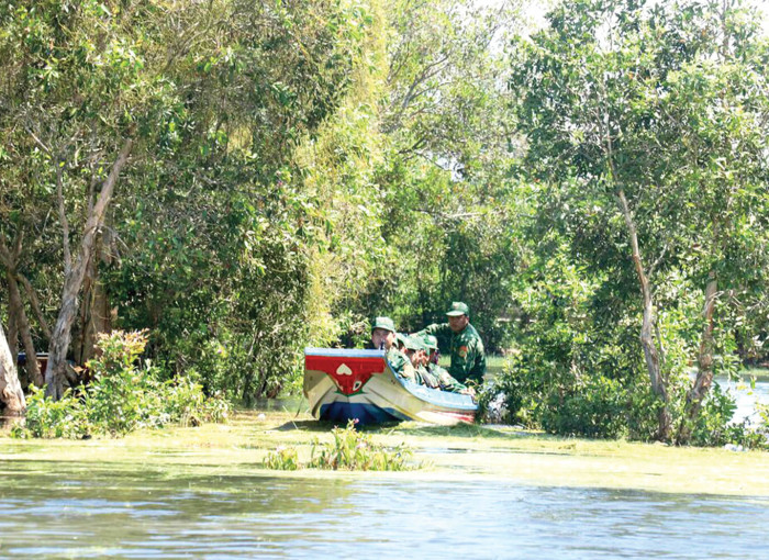 TỪ BỜ SÔNG LAM ĐẾN BIÊN GIỚI LONG AN