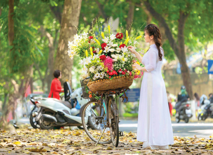 PHỐ NGÀY CHỚM ĐÔNG