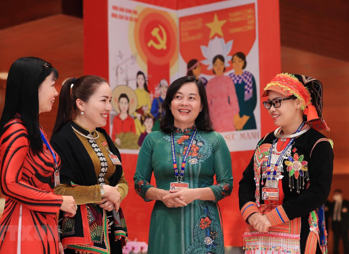 BẢN LĨNH PHÁI ĐẸP TRÊN NGHỊ TRƯỜNG