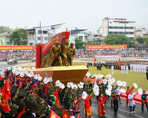 HẠNH PHÚC VÀ CỐNG HIẾN