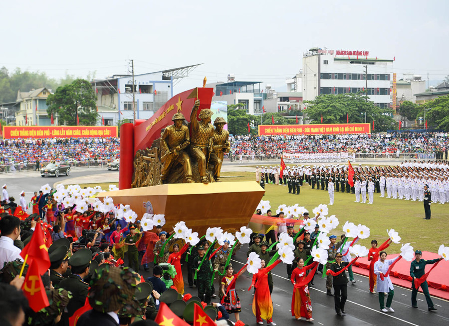 HẠNH PHÚC VÀ CỐNG HIẾN