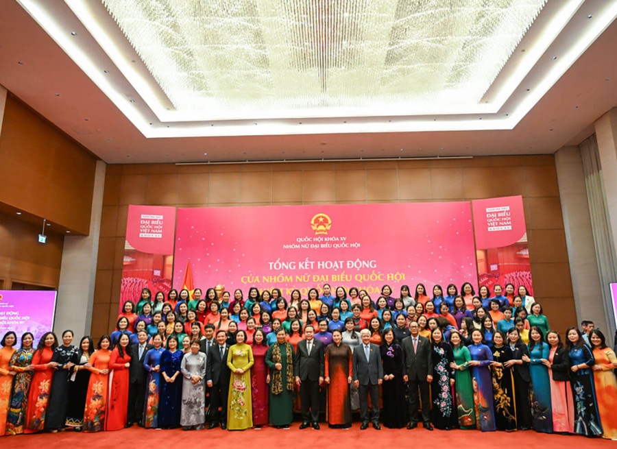 PHỤ NỮ THAM CHÍNH TRONG KỶ NGUYÊN MỚI: BẢN LĨNH, TRÍ TUỆ VÀ TRÁCH NHIỆM QUỐC GIA