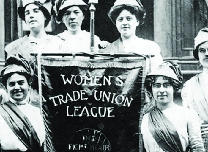 SỰ RA ĐỜI CỦA PHONG TRÀO ĐẤU TRANH ĐÒI QUYỀN BÌNH ĐẲNG CHO PHỤ NỮ TRÊN THẾ...