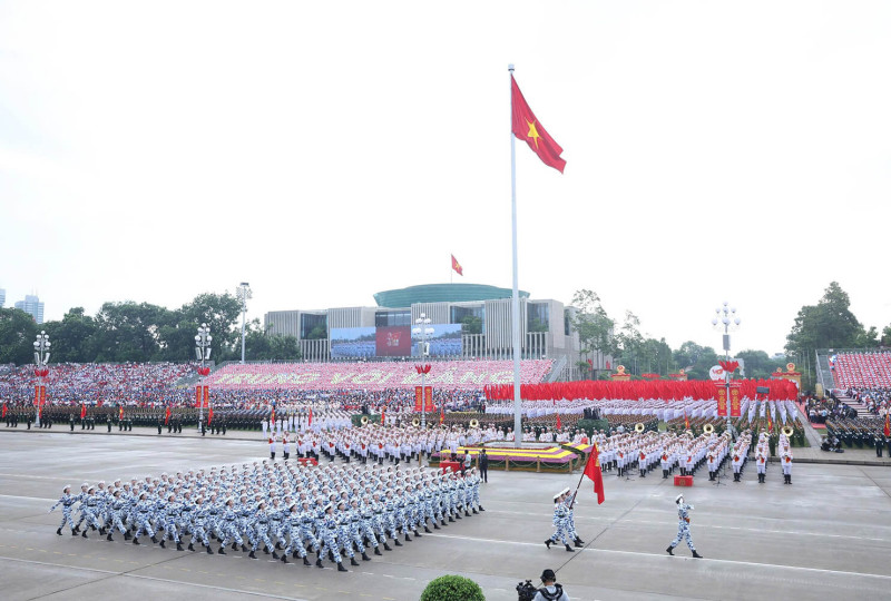 THI ĐUA LÀ YÊU NƯỚC