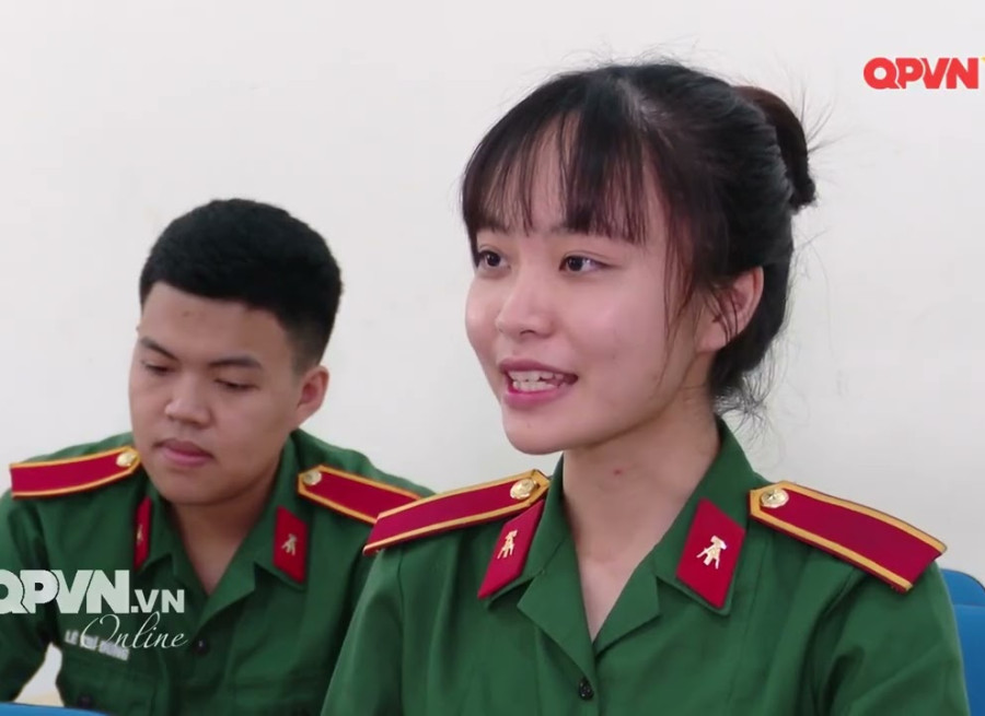 NGƯỜI TRUYỀN LỬA NHIỆT HUYẾT