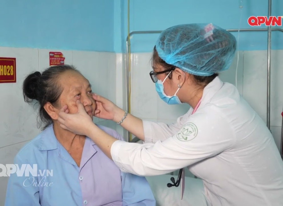 NHỮNG THIÊN THẦN ÁO TRẮNG