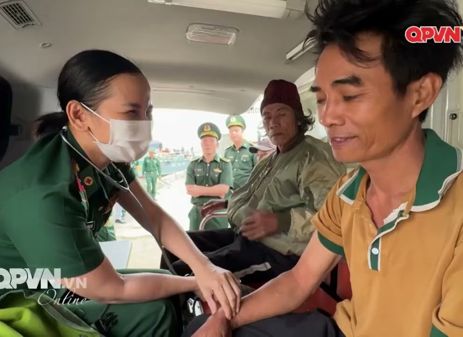 NỮ QUÂN Y NƠI BIÊN GIỚI BIỂN