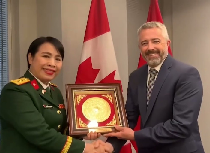 PHỤ NỮ QUÂN ĐỘI TÍCH CỰC “HỘI NHẬP QUỐC TẾ VỀ PHỤ NỮ, HOÀ BÌNH VÀ AN NINH