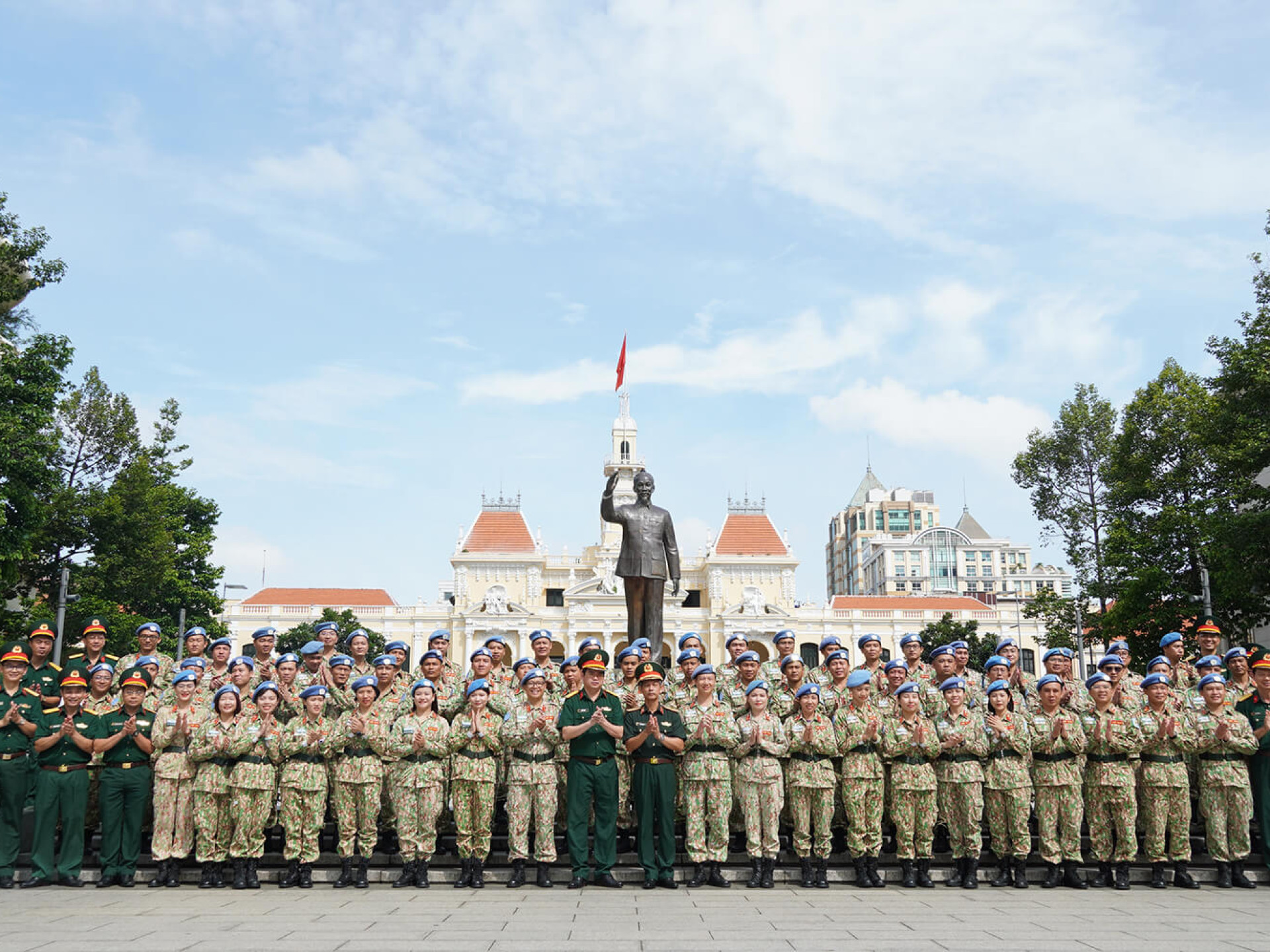 BỆNH VIỆN DÃ CHIẾN CẤP 2 SỐ 7 DÂNG HƯƠNG, PHÁT ĐỘNG THI ĐUA