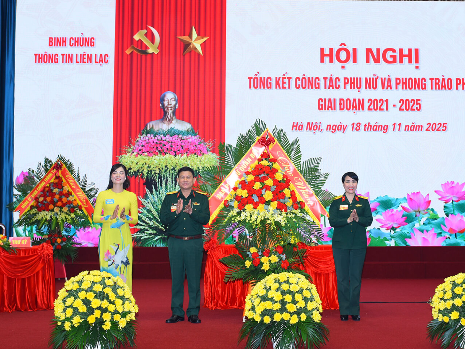 BINH CHỦNG THÔNG TIN LIÊN LẠC: PHẤN ĐẤU CÓ NHIỀU PHỤ NỮ LÀ CHUYÊN GIA TRONG LĨNH VỰC THÔNG TIN LIÊN LẠC