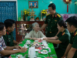 BỘ CHỈ HUY QUÂN SỰ TỈNH AN GIANG TRI ÂN BÀ MẸ VIỆT NAM ANH HÙNG