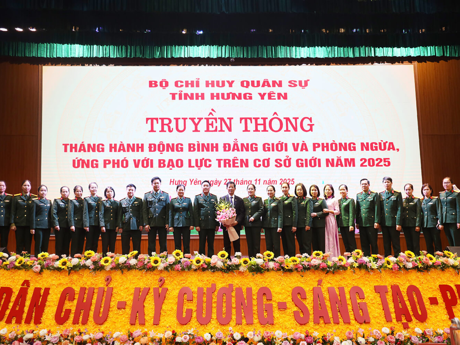 BỘ CHQS TỈNH HƯNG YÊN TỔ CHỨC TRUYỀN THÔNG VỀ BÌNH ĐẲNG GIỚI