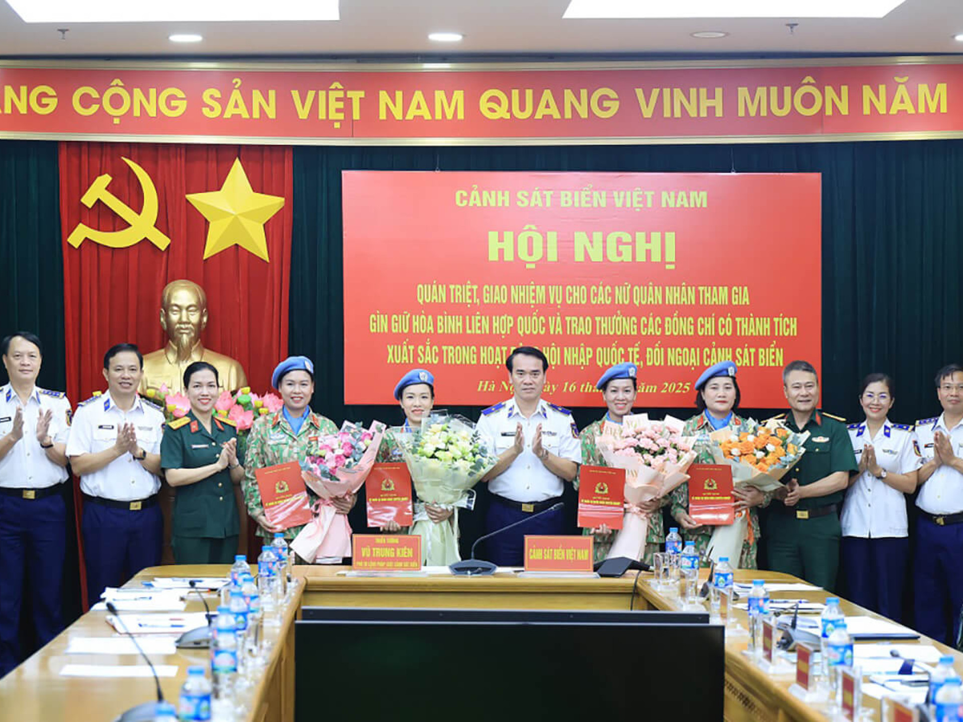 CẢNH SÁT BIỂN VIỆT NAM GIAO NHIỆM VỤ CHO CÁC NỮ QUÂN NHÂN LÀM NHIỆM VỤ QUỐC TẾ