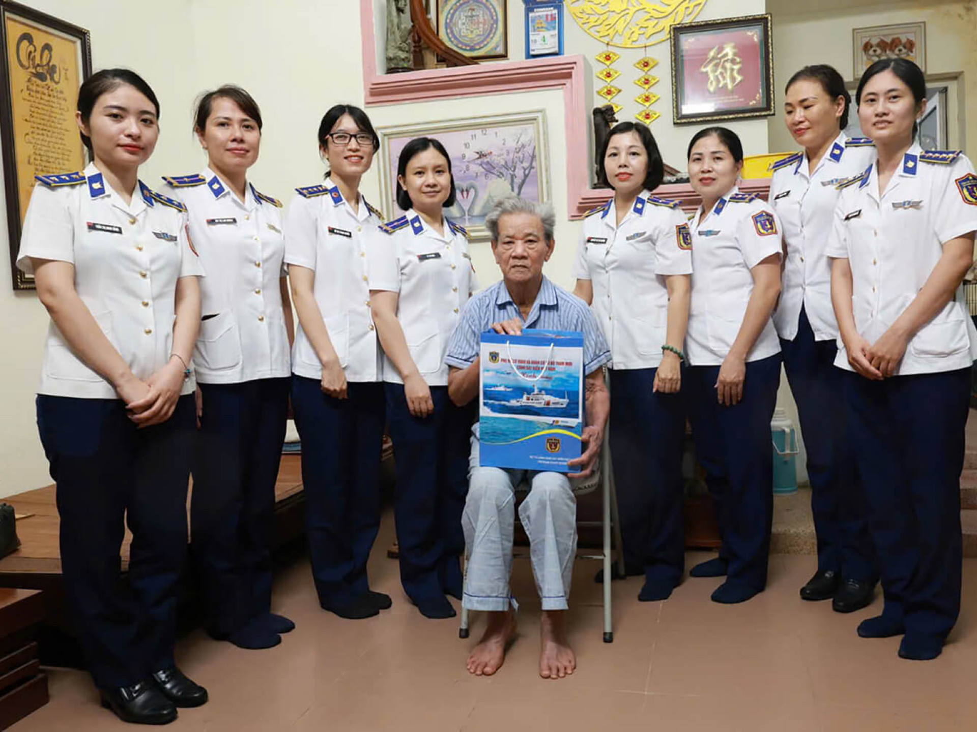 CẢNH SÁT BIỂN VIỆT NAM PHỤ NỮ TỔ CHỨC NHIỀU HOẠT ĐỘNG TRI ÂN