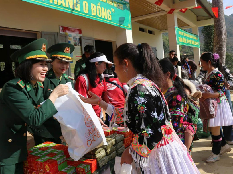 PHỤ NỮ BIÊN PHÒNG LAN TỎA YÊU THƯƠNG NƠI BIÊN GIỚI