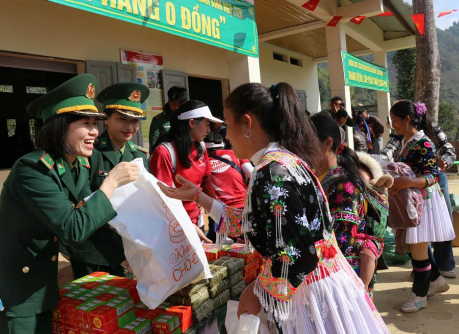 PHỤ NỮ BIÊN PHÒNG LAN TỎA YÊU THƯƠNG NƠI BIÊN GIỚI