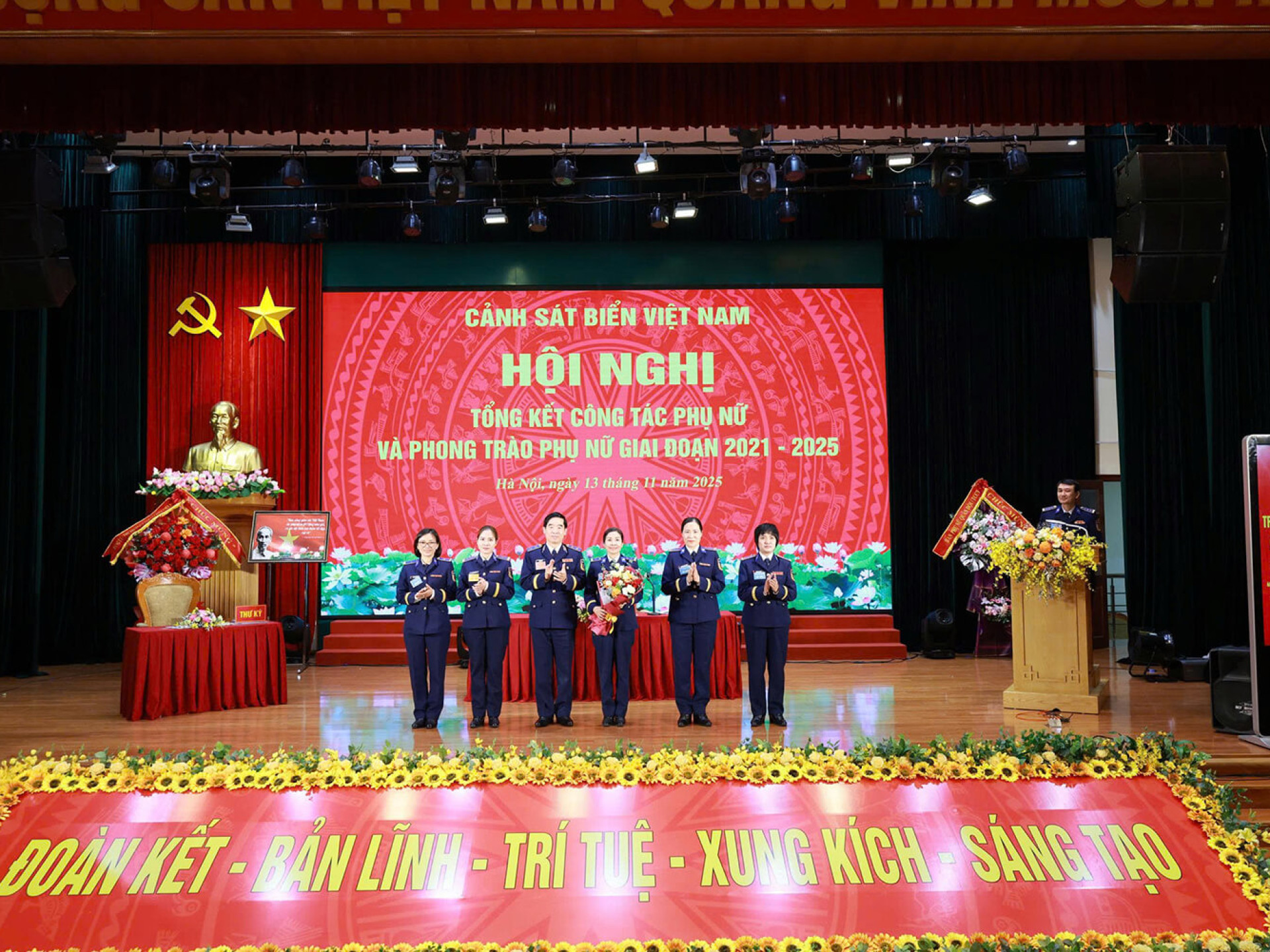 PHỤ NỮ CẢNH SÁT BIỂN VIỆT NAM TỰ HÀO TRUYỀN THỐNG, TỰ TIN BƯỚC VÀO KỶ NGUYÊN MỚI